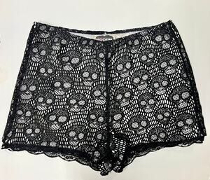 Modern Lux Skull Pattern Black Lace Overlay Shorts – Size Medium